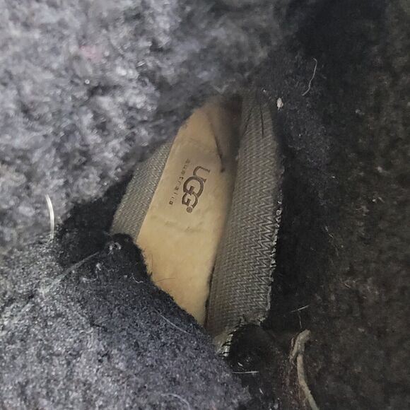 UGG Kids Butte Winter Boots Black Leather Insulated Waterproof Size 3 S/N 5209 - Picture 9 of 16